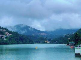 Joeys by the Lakeside, Bhimtal,位于比姆塔尔的酒店