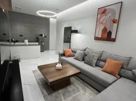 Luxury 2BR Apartment -Prime Area