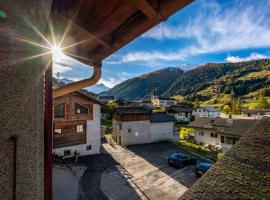 Swiss Alps Coliving Community Stay for Remote Workers，位于Liddes的酒店