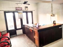 Hotel Rajarajan，位于吉登伯勒姆的酒店