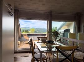 Terrazzo Panoramico - Vicino ad Asiago，位于罗阿纳的酒店