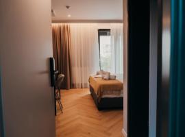 NOVO Studio，位于拉姆尼库沃尔恰的酒店