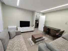 Green 2-bedroom apartment beach