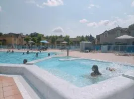 Maison avec piscine chauffée en résidence, 4 ou 5 pers, RDC, lac et nature