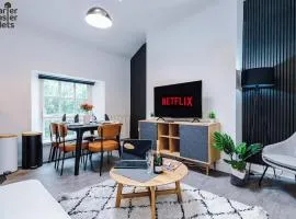 2 Bedroom Top Floor Apartment that Sleeps 4