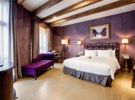 Mercure DaNang Village Ba Na hills，位于Ðoan Xá吉碑国际机场 - HPH附近的酒店