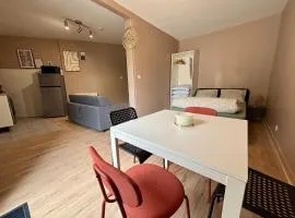 Charmant studio au calme, Stationnement gratuit