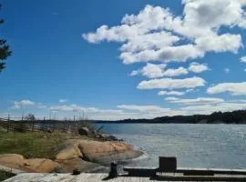 Västanro - Avskild stuga på en ö med bastu