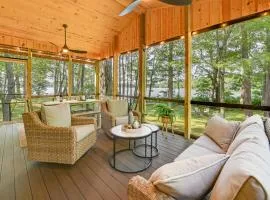 Waterfront Deck! Chic Lower Scott Lake Cottage