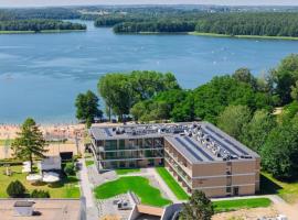 Omega Lake Prestige # 5 Private Pool & Jacuzzi & Sauna & Gym & Lake Access，位于奥尔什丁的酒店