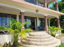 Villa pied dans l'eau Pointe aux Piments