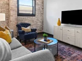 Modern Riverfront Loft - Walk to Gateway Arch & Convention Center