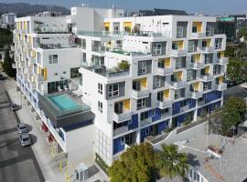 House of Hoops Luxe 2 Bed Condo in Hollywood，位于洛杉矶的酒店