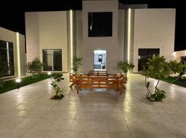 شاليه فيلا النزل，位于哈伊勒的木屋