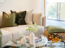 Dickson Stylish 2BR Retreat w Views n Parking