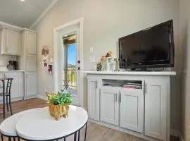 The Fluffy Cow - BRAND NEW 1 BD CABIN