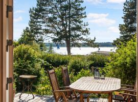Beautiful Summer House With A Magnificent View，位于Ølsted的酒店