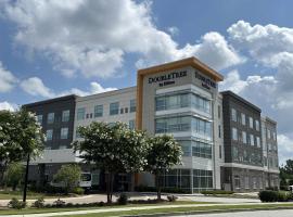 DoubleTree by Hilton Greenville Woodruff Road，位于格林维尔的酒店