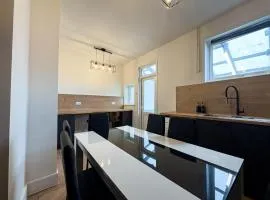 Seaside Haven Retreat - 3 Bed Apartment