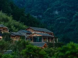 Ethnic Hundred-years Elysian Culture&Art Scholar Resorts