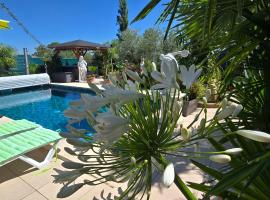 赫尔敏奥西坦住宿加早餐旅馆，位于Gratens的酒店