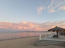 #39 Bungalow Seaside Hotel & Victors RV Park，位于圣费利佩的酒店