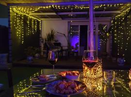 ÁTICO RILQUE, Apartamentos Independientes con Jacuzzi Privado y Terraza en Ronda，位于隆达的酒店