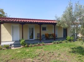 &Kappa;&tau;ή&mu;&alpha; &Alpha;&nu;ά&sigma;&epsilon;&sigmaf; &Zeta;&omega;ή&sigmaf;- &Epsilon;&upsilon;&gamma;&epsilon;&nu;ί&alpha; &Sigma;&gamma;&omicron;ύ&rho;&alpha;，位于埃帕诺米的木屋