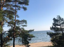 Valeria kamping，位于Uusk&uuml;la的带停车场的酒店