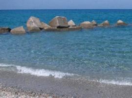 Casa vicino al mare，位于斯帕达福拉的酒店