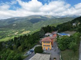 Hotel Belvedere，位于Spiazzi Di Caprino的酒店