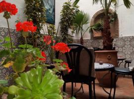 Hostel Hotel & Riad，位于索维拉的酒店