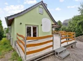 Cozy Home In Großbreitenbach With Wifi