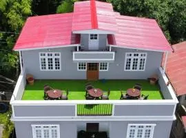 Hotel Pine Crest Inn, Darjeeling