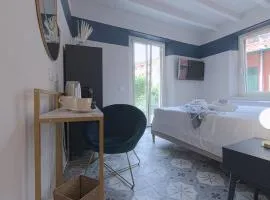 LarioNest Modern Suites in the City Center 5 min from the Station