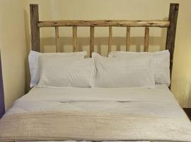 African Royal Villa and Campsite，位于卡拉图的酒店