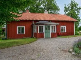 Nice Home In Stallarholmen With Wifi