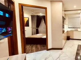 The Cozy Suite by Lux Haven Stays 2 Bedroom Apartment