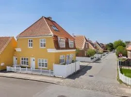 2 Centralt beliggende og lyst indrettet lejlighed
