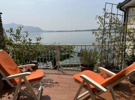 La terrazza Iseana，位于普雷多雷的酒店
