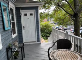 Beautiful Townhouse 2 BR's, 2 Bath's，位于波士顿的酒店