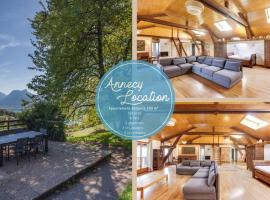 Bergerie Loft Apartment with Panoramic Lake，位于La Pirraz的酒店