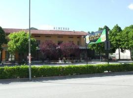 Albergo Ristorante Leon d'Oro，位于阿夸拉尼亚的酒店