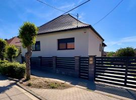 Ezerjó Vendégház，位于莫尔的酒店