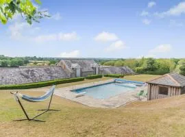 2 Bed in Motcombe oc-t32644