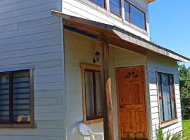 Cabañas caiquen，位于La Junta的酒店