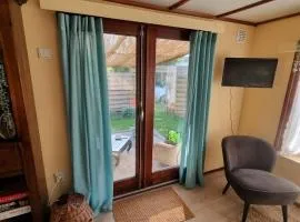 Escape to nature! Cozy and authentic chalet on park