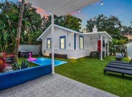 Bungalow House 6br Pool Little Havana，位于迈阿密的酒店