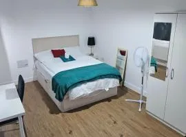 Stay in Doubleroom with professionals, Neat, Cosy - Dartford Central