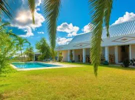 Villa Tima - Luxe Tropical avec Piscine Jacuzzi Sauna et Vue Panoramique